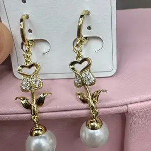 Aretes de tulipán largos