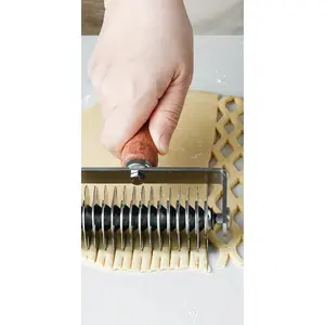 1pc, Lattice Dough Cutter, Stainless Steel Wheel Knife, Dough Lattice Roller Cutter With Wood Handle, Roller Cutter For Cookie, Pie, Pizza, Bread, Pastry, Baking Tool, Kitchen Essentials, Kitchen Gadgets, Back To School