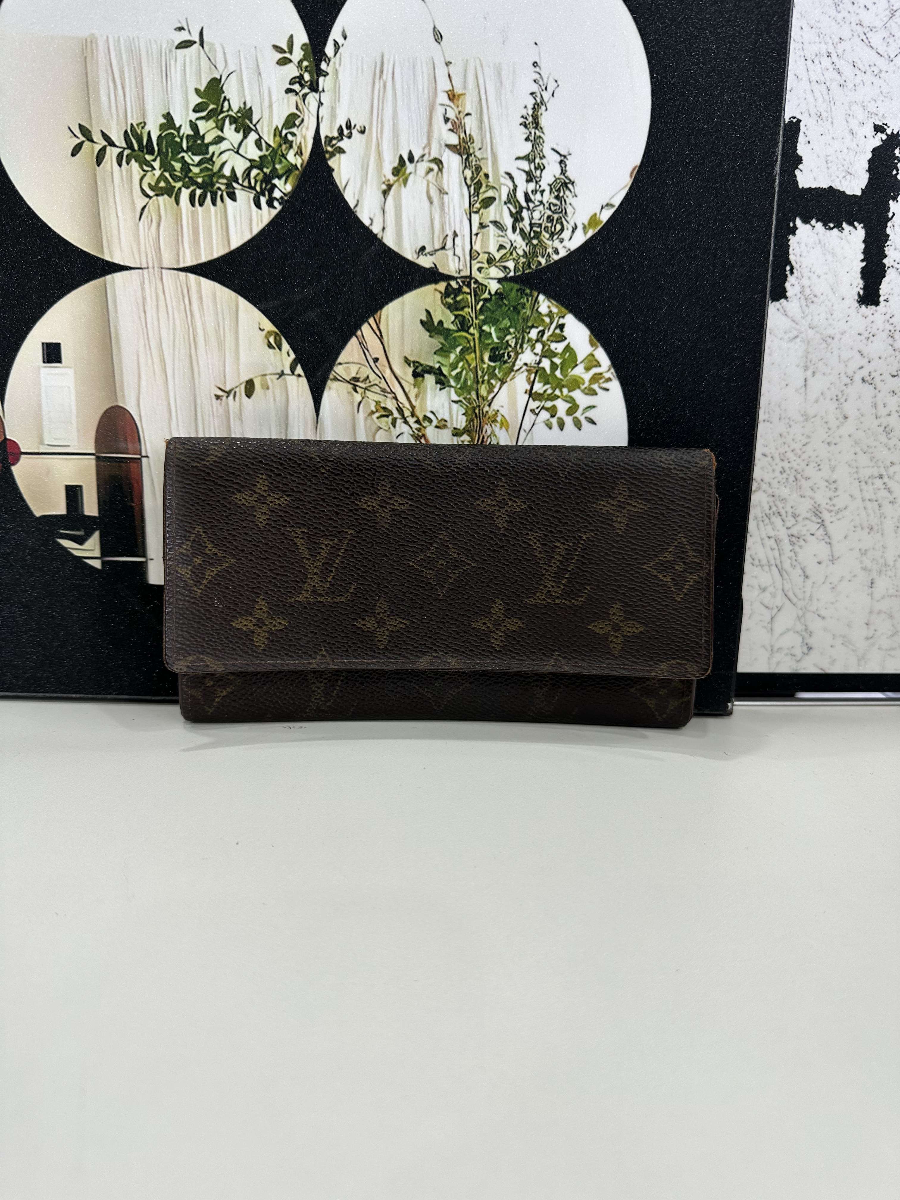 Pre-owned Louis Vuitton Monogram Sarah Long Wallet – Date Code CA0948 – Made in Spain