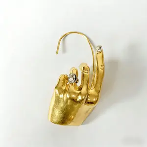 1Count, Left Side, Creative Three-dimensional Palm Ear Hook, Exaggerated Palm Shape, Artistic Palm Ear Ornament, Niche Design with a Premium Feel, Finger Ring Ear Hook Earring,  Ear Ornament, Artistic Palm Ear Ornament, Exaggerated Design