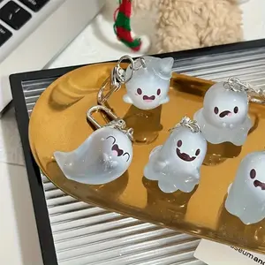 6pcs Resin Glow-In-The-Dark Ghost Keychains, Car Key Backpack Decor, Fun 3D Halloween Doll Pendants, Perfect for Bags and Party Decorations