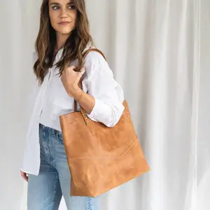Everyday Luxury – Handcrafted Full-Grain Leather Tote