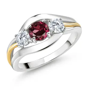 Gem Stone King 925 Silver and 10K Yellow Gold Rhodolite Garnet and Moissanite 3-Stone Ring for Women | 1.06 Cttw | Round 5MM and 4MM | Two-Tone Split-Shank Wedding Anniversary Promise Ring