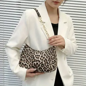 Crescent Shaped Leopard Print Shoulder Bag for Women Elegant PU Leather Crossbody Bag Vintage Zipper Closure Handbag for Travel & Daily Use