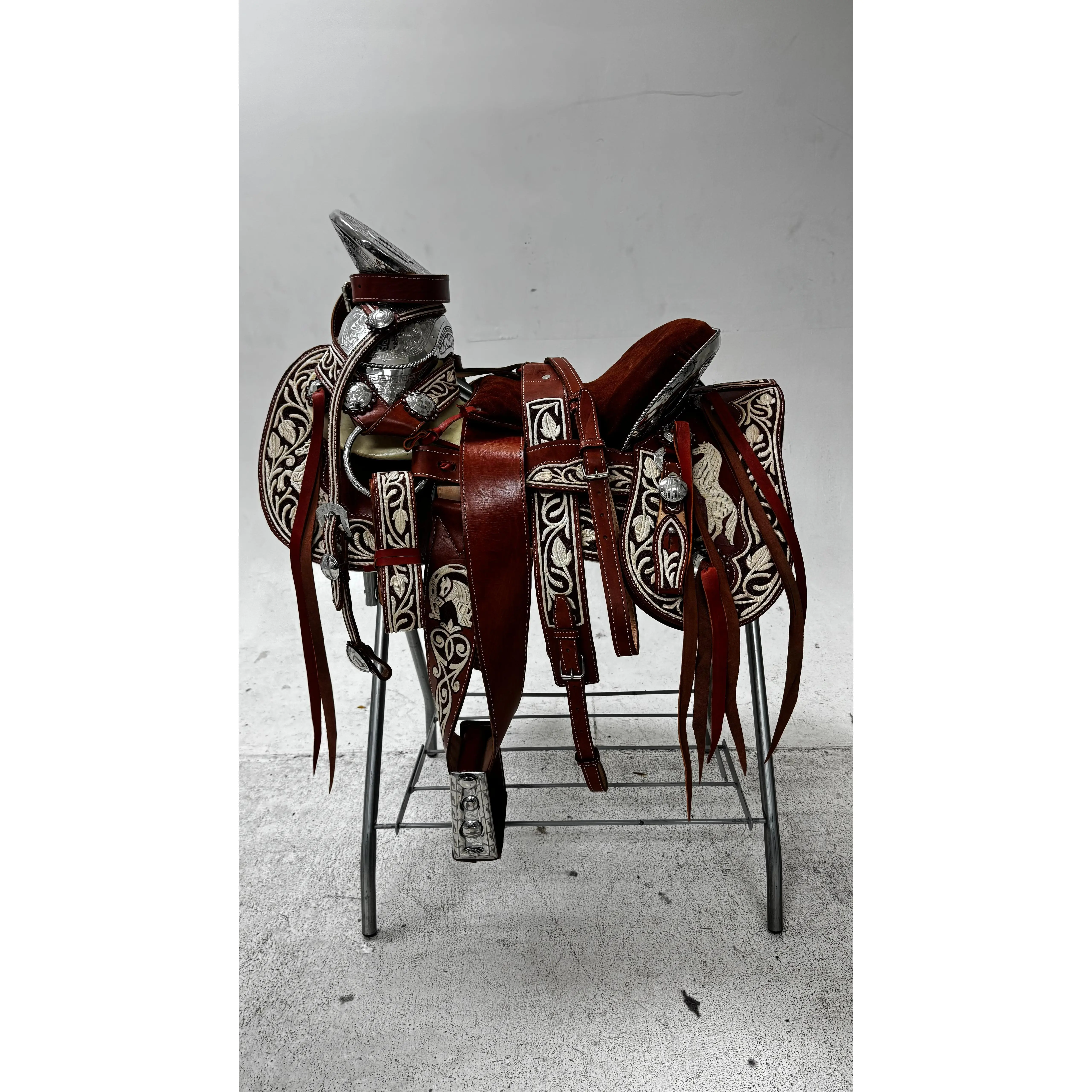Charro Saddle – Chestnut Piteada/Leather Embroidery /Silver Details (15.5”)
