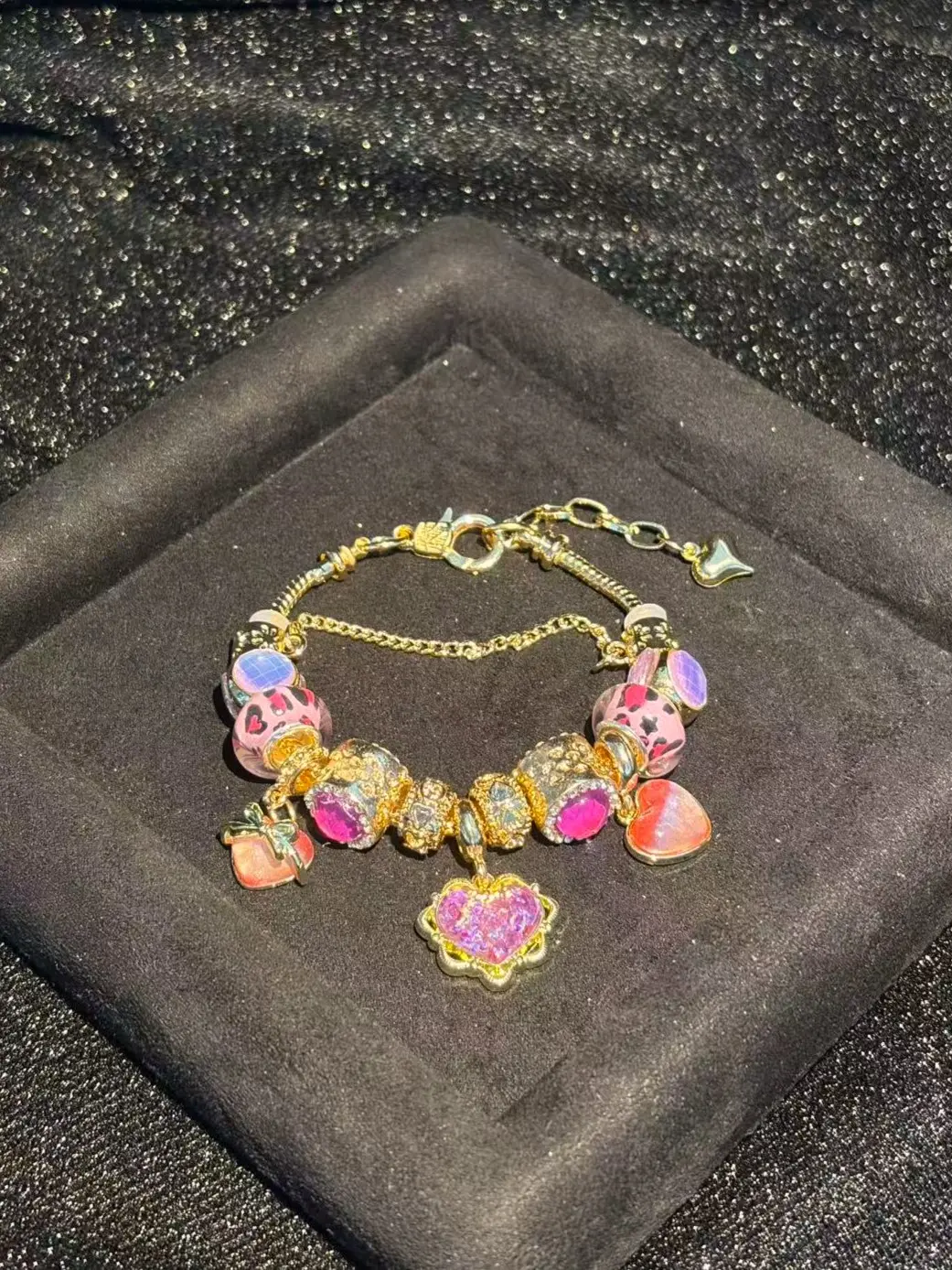 Pink Leopard Print Beads Glitter Heart Pendant Bright Pink Rhinestone Charms, Gold‑Tone Chain Bracelet, Stackable Adjustable Sparkly Statement Fashion Jewelry Gift for Women