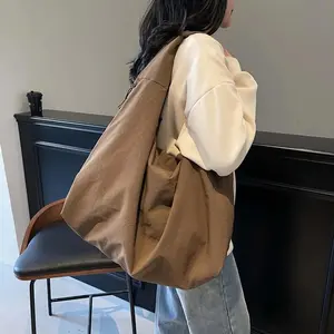 Casual Nylon Shoulder Bag Multi-Pocket Japanese Style Versatile Commuting Handbag Solid Color Polyester Large Capacity Tote Bag