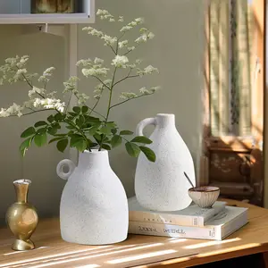Arwen white ceramic jug vase