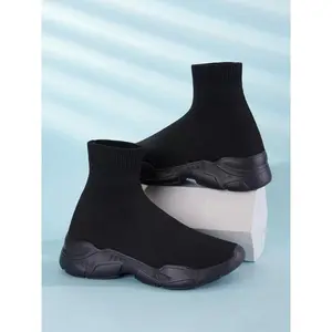 Women’s solid-color slip-on low-top sneakers—casual, comfortable, breathable, lightweight sports shoes that are easy to match for work and everyday wear; breathable walking sneakers.