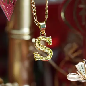 1pc 18K Gold Plated Alloy Monogram Letter Pendant Necklace, A-Z Initial with Figaro Chain, No-Fading Fashion Jewelry for Men & Women, Ideal Gift for Boys & Girls Birthday Gift