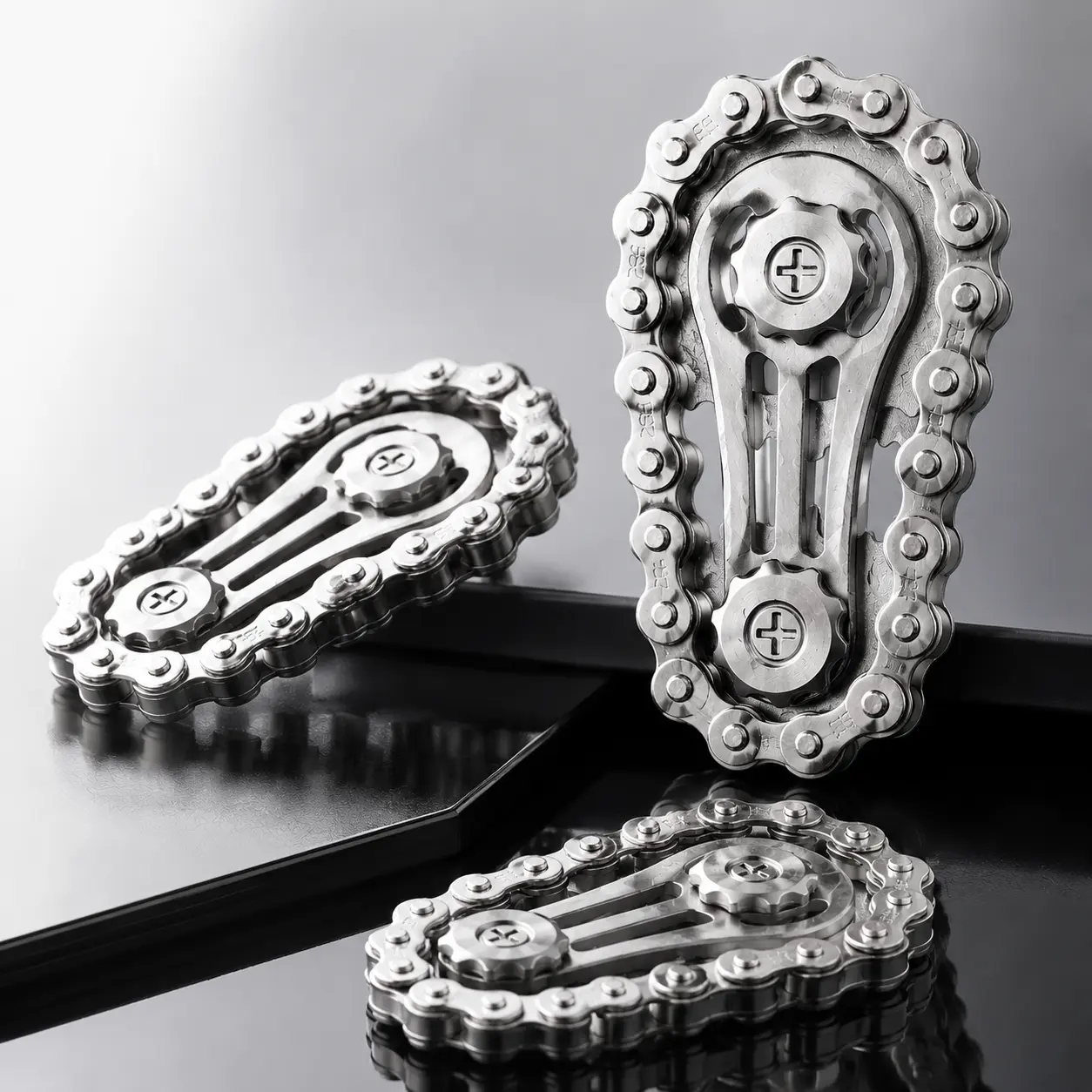 Metal Chain 360 Degree Rotatable Fidget Spinner Toy for Adults, Cool Desk Gadgets for ADHD Focus, Anxiety Relief and Stress Relief Decor Statue