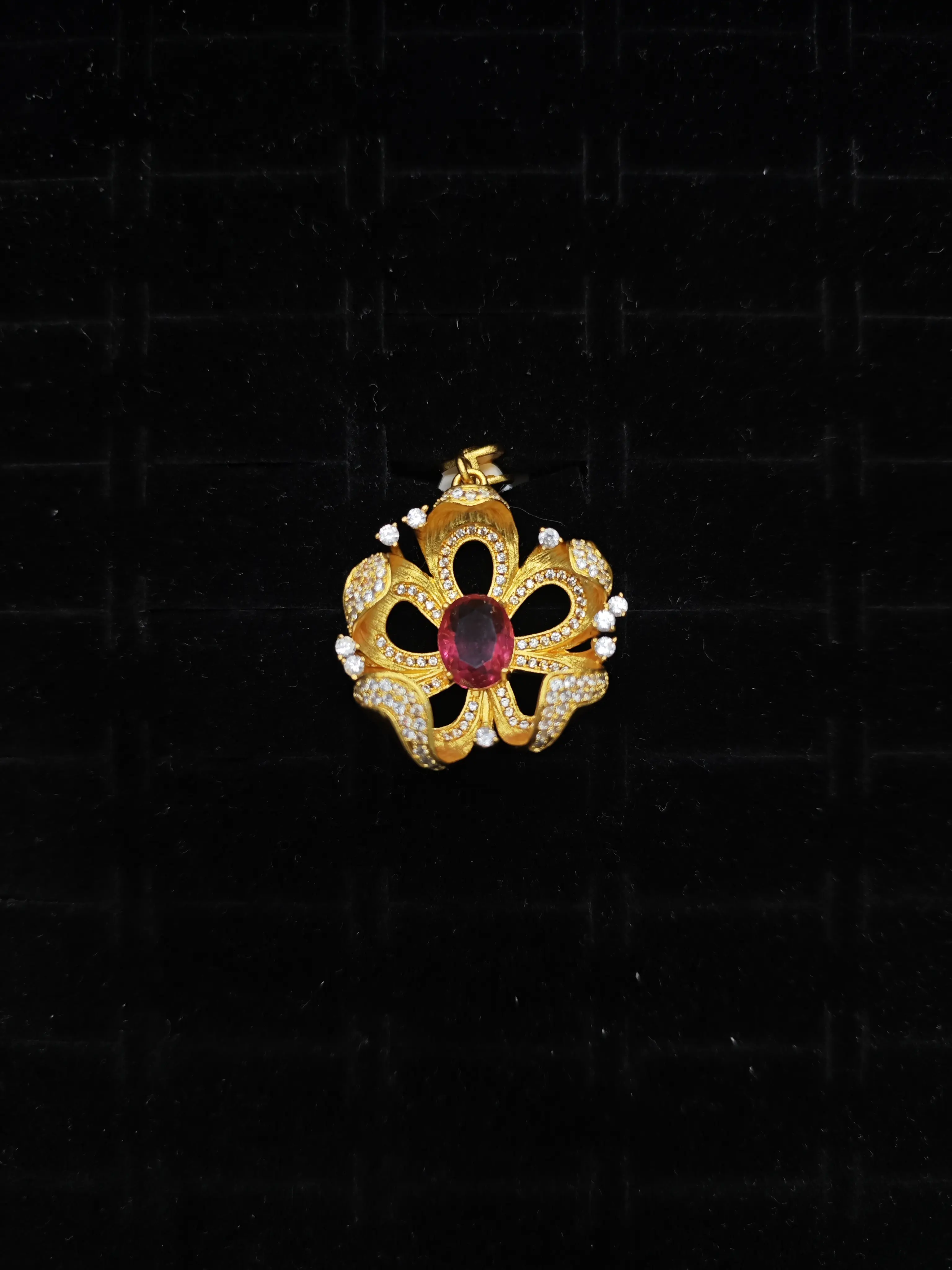 Ruby(9668)gc.Blooming Ruby Pendant - Oval Ruby Center with Diamond Petals in Gold Floral Setting