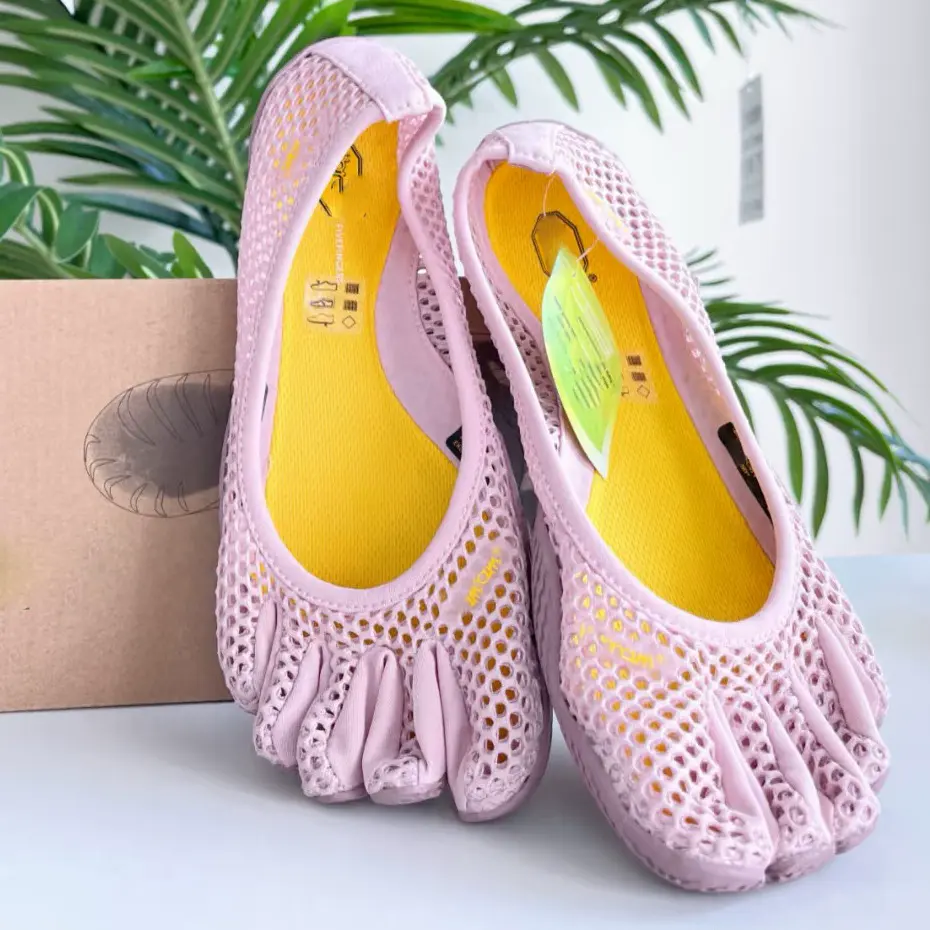 Fivefingers Yoga Sports Style Pilates Soft Sole Fivefingers Dance Fitness Non-Slip Shoes for Adult Ballet Modern Dance Running Sports Fitness ballet  flats