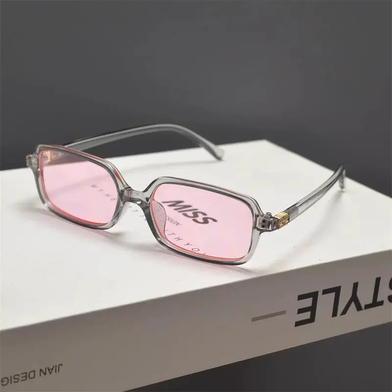 Y2K Rectangle Sunglasses – Slim Retro Black Frame Eyewear