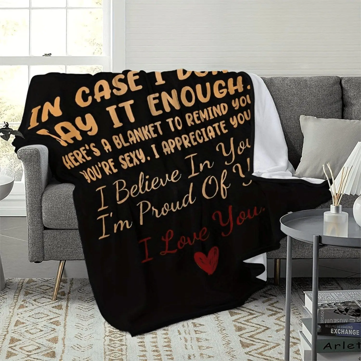 Romantic 'I Love You' Throw Blanket - Perfect Gift for Wife, Girlfriend, or Couples on Wedding Anniversary, Christmas, Valentine's Day - Soft Flannel, All-Season Comfort, Black
