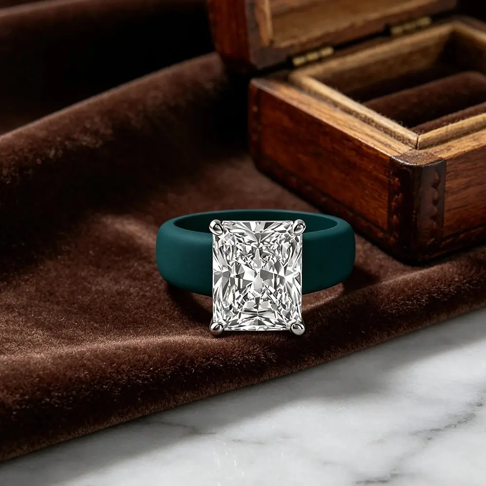 Luxury Large Square CZ Silicone Wedding Ring, Deep Green and Comfortable Fitting Engagement Ring, Suitable for Women's Daily Wea