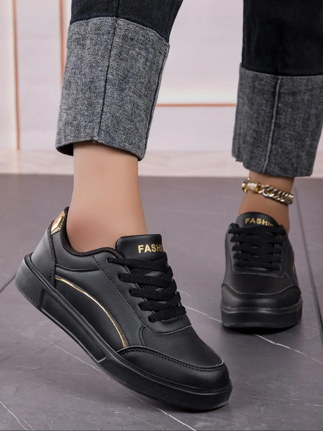 Women's Ultra-Lightweight Breathable Casual Leather Fashion Sneakers, Stylish Workout Shoes for Comfort and Performance, Perfect for Everyday Wear