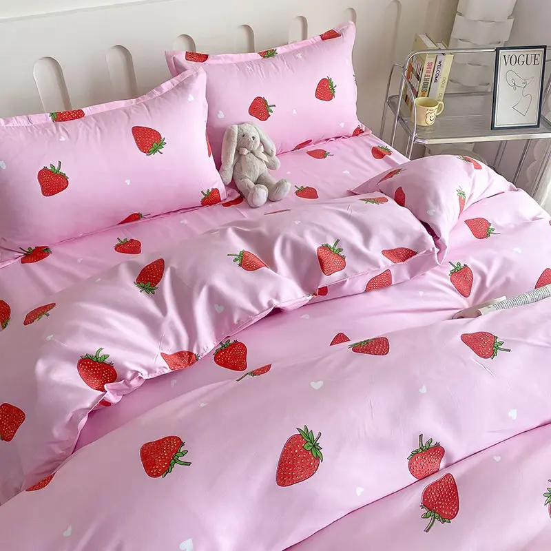 Strawberry Pattern Bedding Set, 3 Piece Set Includes 1 Fitted Sheet and 2 Pillowcases, Soft Comfortable Bedding for Home Bedroom