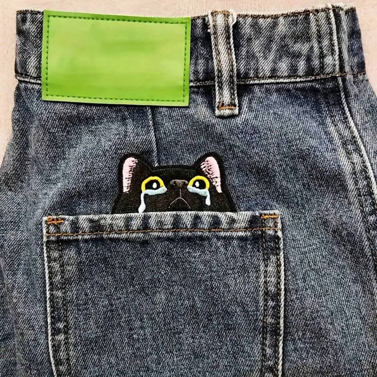 Adorable Crying Cat Embroidered Patch, Eye-Catching Funny Emblem, Durable Applique Embroidery for Jackets, Jeans, Clothes, Bags, Hook-And-Loop Design