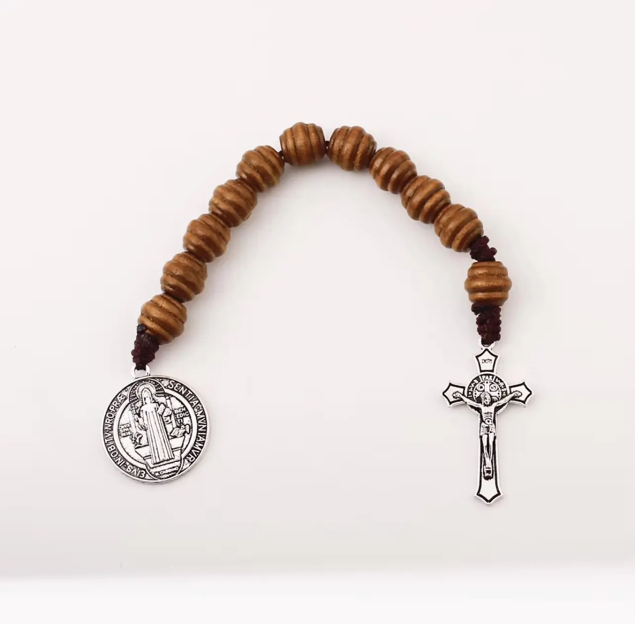 Rosario de bolsillo católico Bohemio ​​de San Benito con medalla y crucifijo, 9 pulgadas.