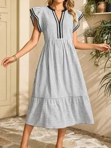 Summer new fashionable and fresh striped dress, casual wear and versatile V-neck flutter sleeves, fitted waist to show slimness, A-line mid-length dress, suitable for work commuting, beach vacation, afternoon tea date, picnic