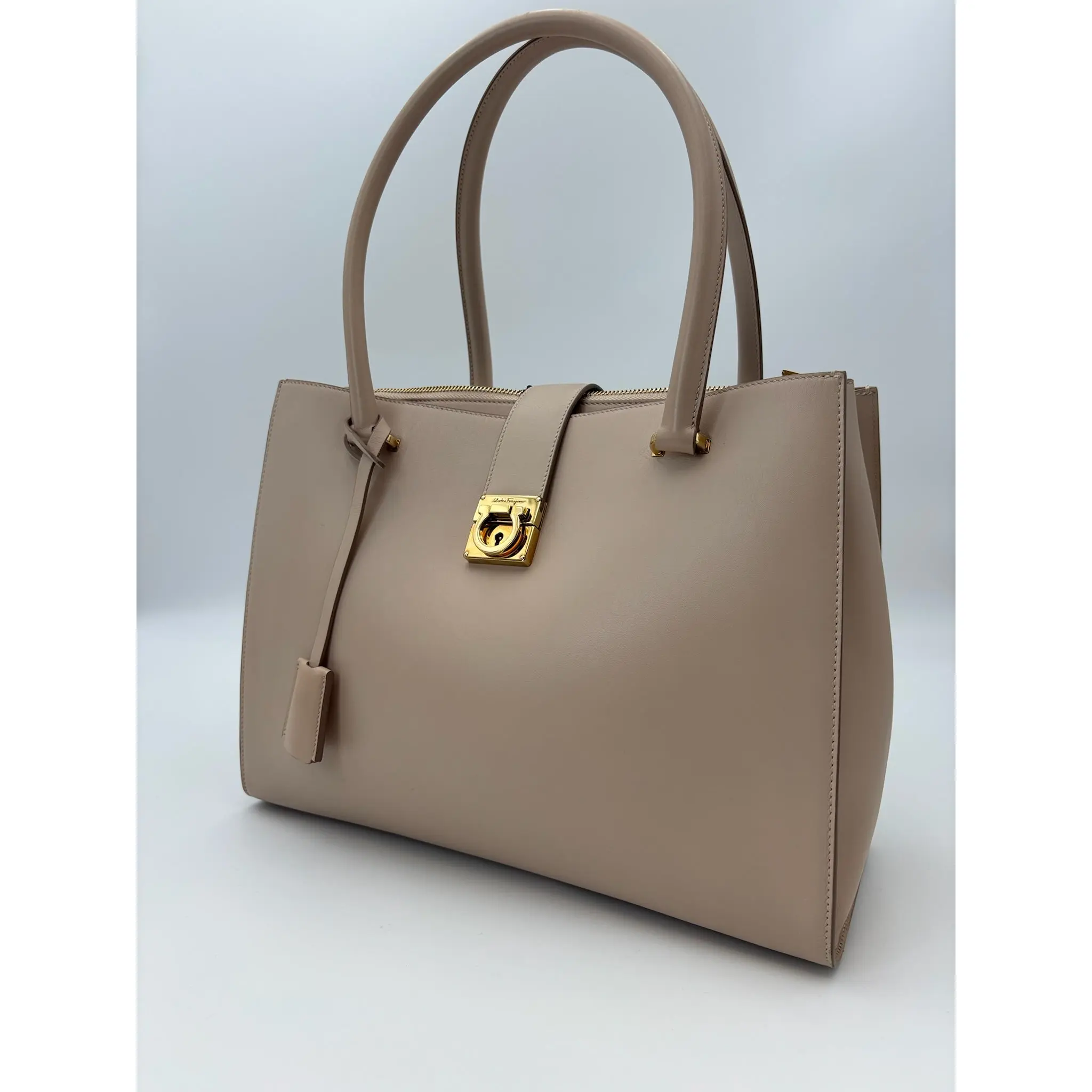 Pre-owned Leather Shoulder Bags Salvatore Ferragamo Marlene Tote Bag