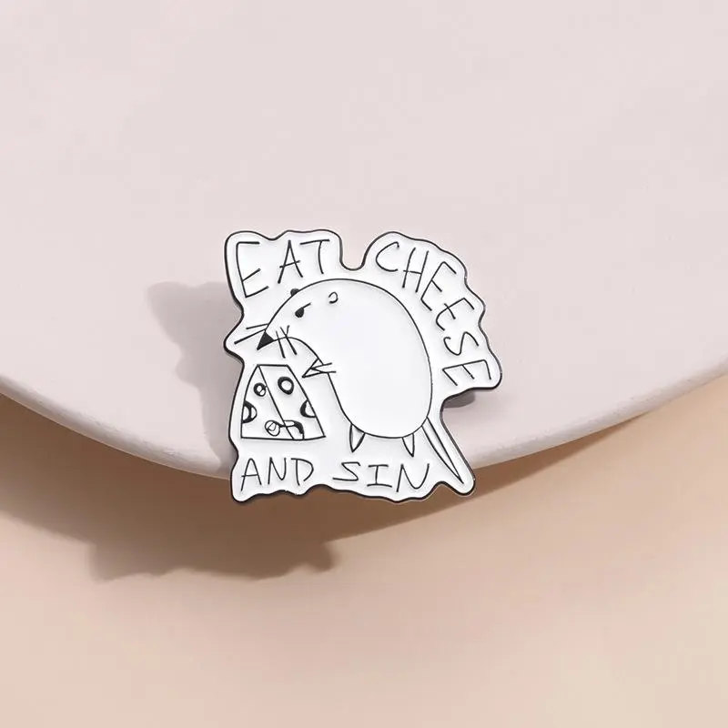 Cute Rat Design Brooch Durable Metal Pins Fashion Alloy Badge Jewelry for Backpack Hat Gift Charms Enamel Pin Suitable for Backpacks Jeans Scarves Hats Decoration Fixed Buckle Fashion Accessory Unisex