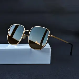 Vintage metal sunglasses for men and women - oversized retro frame with multi-faceted design, lightweight, durable, perfect for parties and casual wear Aviator Square Classic Black Gold Anti-Blue Light Eyewear angular glasses