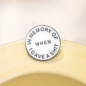 Creative Geometric Round Brooch, Funny Slogan Enamel Pin Suitable for Backpacks, Jeans, Scarves, Hats Decoration, Fashion Accessories for Men & Women