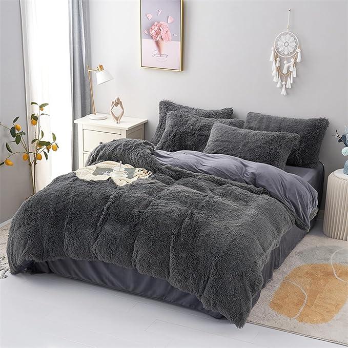 Classic Winter Plush Faux Fur Duvet Cover Set, 4 Pieces (1 Duvet Cover + 1 Heart Pillow + 2 Pillow Shams), Super Soft & Snuggly