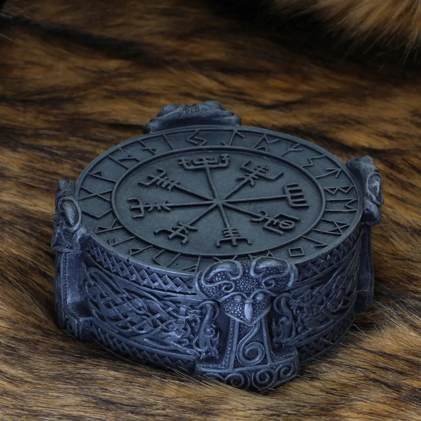 Polished Classic Rustic Handmade Bronze & Resin Norse Viking Keepsake Box - 11cm Diameter, Compartmentalized Home Organizer for Jewelry, Ornaments - Gift-Worthy Home Supplies with Decoration, Room Decorations Functionality