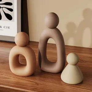 Modern Simple Resin Abstract Family of Three Figurine Set, Abstract Figure Sculpture, Office Living Room TV Cabinet Entrance Decor, 3-Piece Decoration, Statues Pack