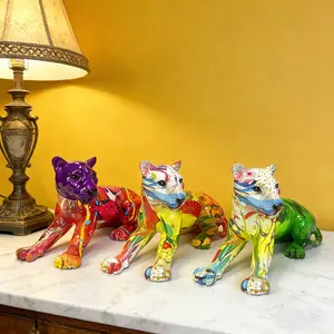 Creative Painted Leopard Figurine, Modern Resin Decor Statue Art, Living Room Study Desk Decoration, Modern Office Desktop Ornament