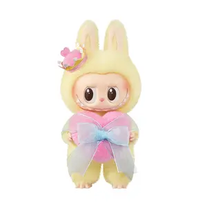 [Spanish]-THE MONSTERS Let's Checkmate Series – Peluche de Vinilo con Tarjeta Colgante