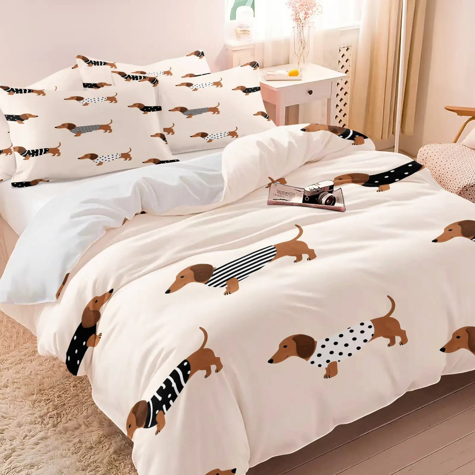 Cute Cartoon Dachshund with Striped Polka Dot Print Decorative Duvet Cover Set, Printed Bedding Set, 1 Duvet Cover + 1/2 Pillowcases, No Core, Skin-Friendly Cream Bedding, All Season Ideal for Pet Lovers & Nursery Bedroom Decoration, Bedding Sets