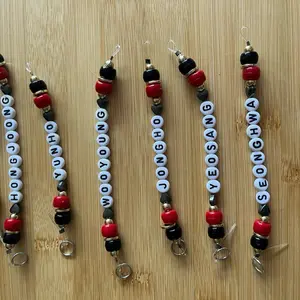 Atiny Member Hangers