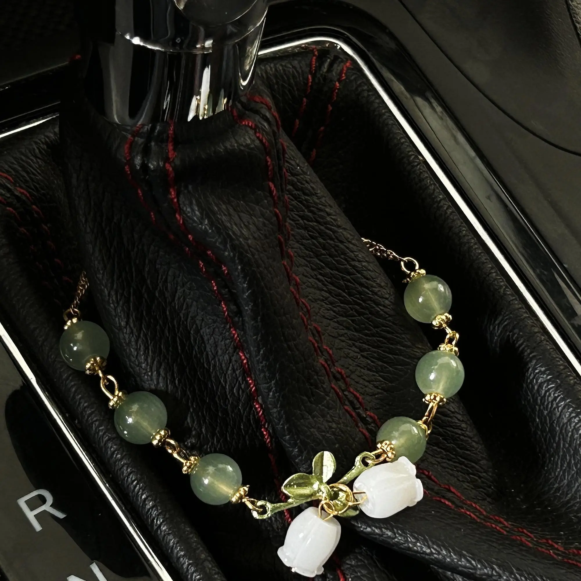 Lily Floral Design Beaded Car Handbrake Ornament, Car Gear Lever Decorative Bracelet, Gift For Girlfriend, Mother & Female Friends
