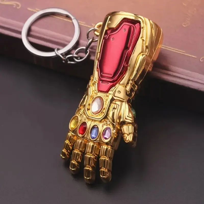 1pc Gloves Keychain, Keychain Pendant, Keychain Accessories - Golden & Red Color Combination, Zinc Alloy Construction - Superhero-Inspired Accessory for Men's Jewelry, Keys, Gifts - Decoration, Superhero Decorations, Key Organizer, Key Chain for Car Keys