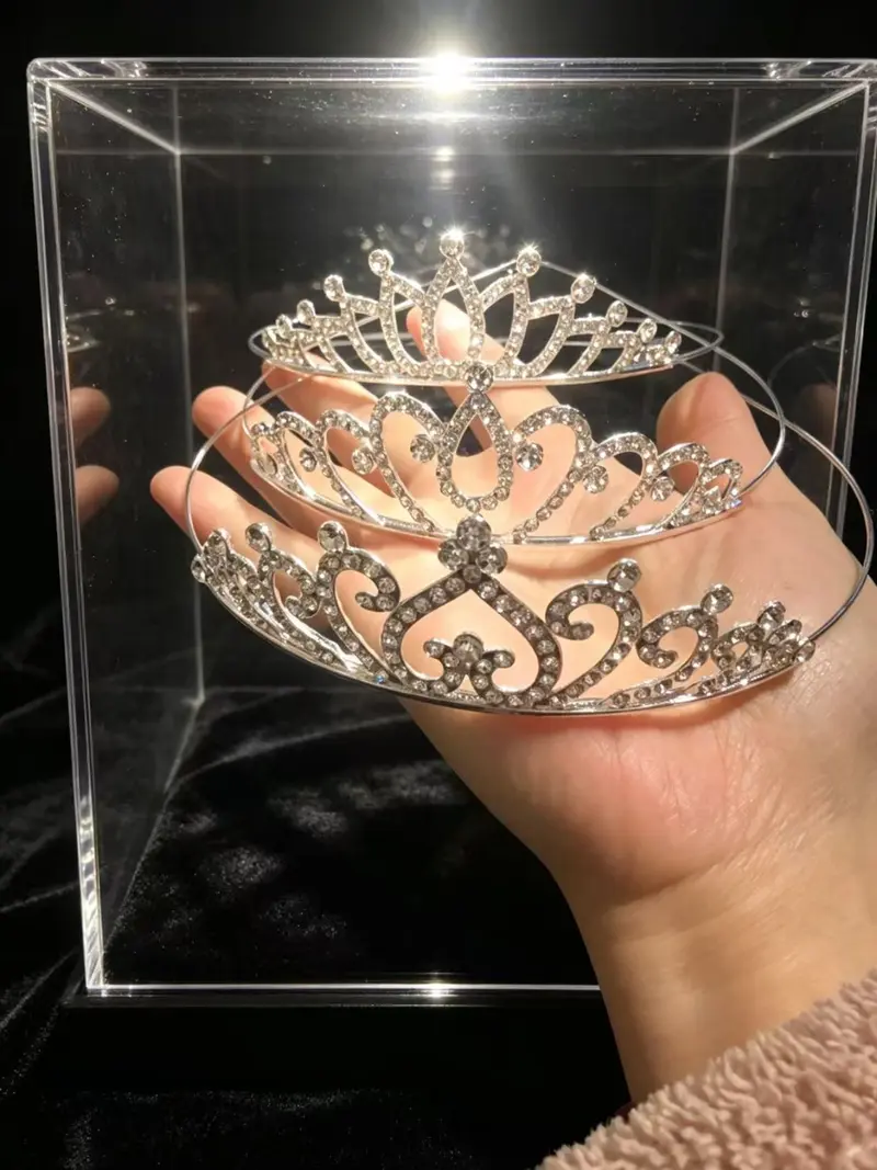 silver crown - TikTok Shop display picture 1