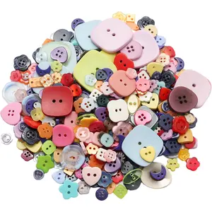 300pcs Strange Shape Resin Buttons, 4 Holes Assorted Sizes for Crafts Crafting Arts DIY Decoration Sewing