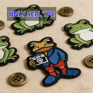 Camera Frog Embroidered Patch, Back Adhesive Iron-On, Suitable for Clothes Jackets Hats Accessories, 1 Piece