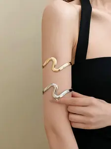 Wave Pattern Open Bangle Bracelet, Stylish Wave Design Jewelry Accessory, Unique Gift Idea for Women & Girls, Perfect for Daily Wear