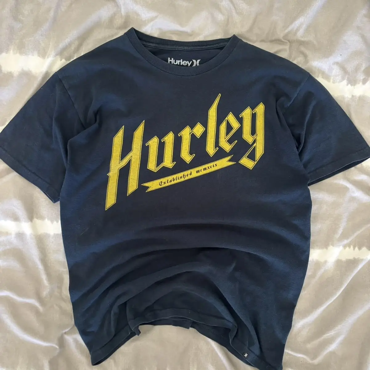 Hurley Graphic Logo T-Shirt Navy Blue Short Sleeve Surf Skate Casual Tee Unisex
