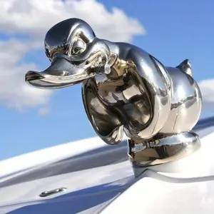 Angry Duck Hood Ornament, Resin Craft, Durable and Non-Fading, Quirky Design, Easy to Install, Can Be Placed on Hood, Dashboard, Suitable for Cars, SUVs, Motorcycles, Bicycles, etc automotive decor gadgets automobile accessory