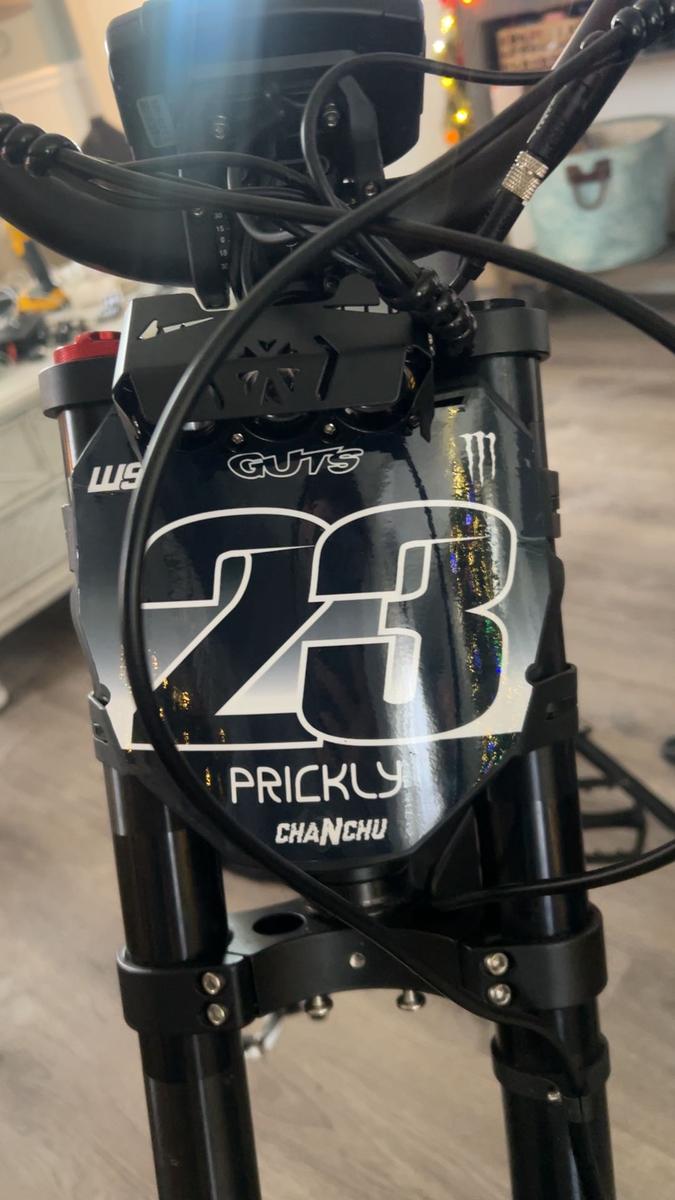 Item: Clear Gloss, White