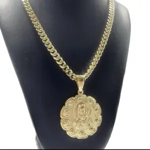 Cuban link chain with large medallion Cuban link chain with large medallion