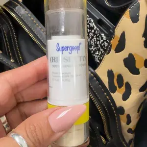 Product Review of (Re)setting Mineral Powder SPF 35 from l**e