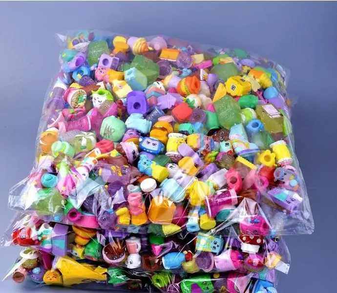 100Pcs/lot Many Styles Miniature Shopping Fruit Dolls Action Figures for Family Kid's Christmas Gift Playing Toys Mixed Seasons