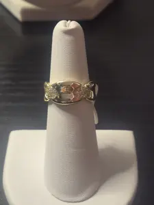 Xuping Zirconia Ring with Tapered Band – 14K Gold Laminated