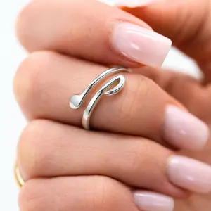 Wear Your Rhythm – Adjustable Music Note Ring